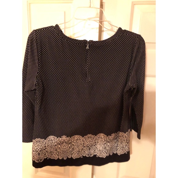 Polka dot top with lace - Picture 2 of 4
